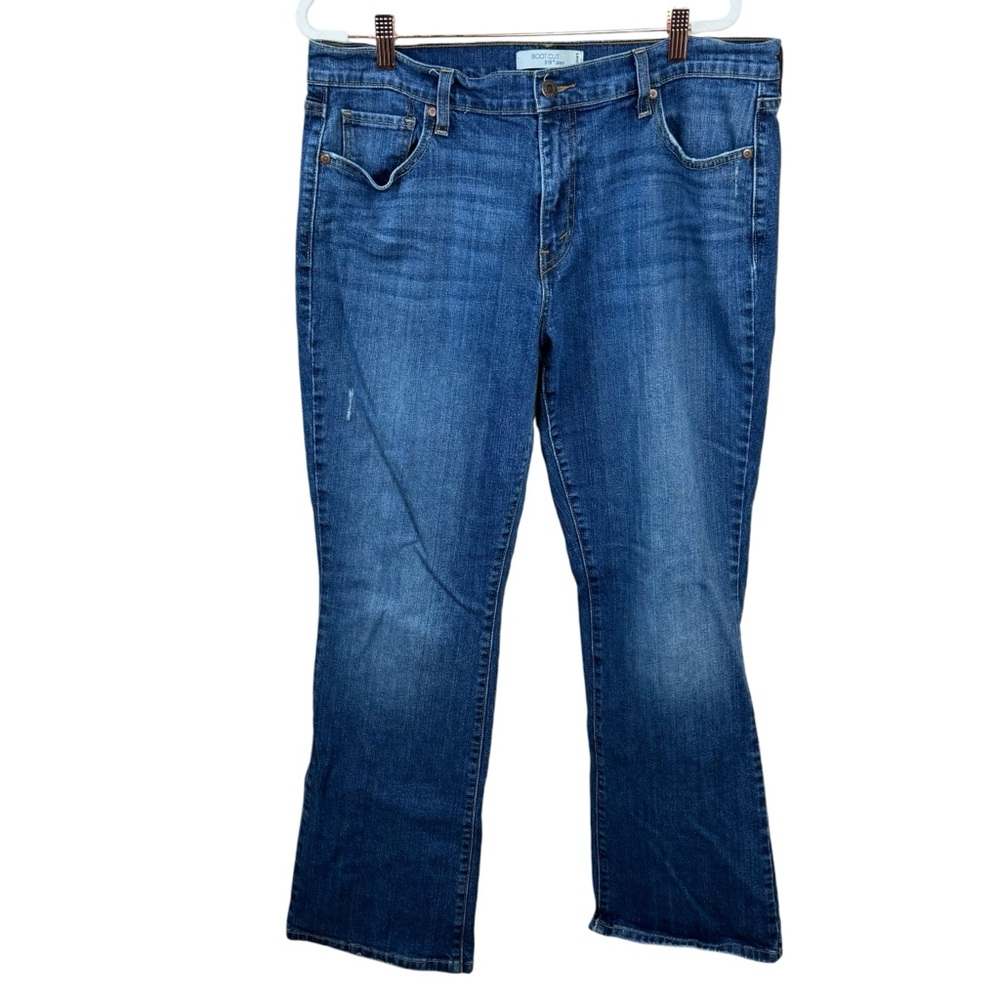 Levi’s Boot Cut 515 jeans high rise medium wash size 16M